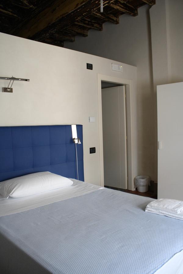 Palazzo Sacco Hostello Fossano Buitenkant foto
